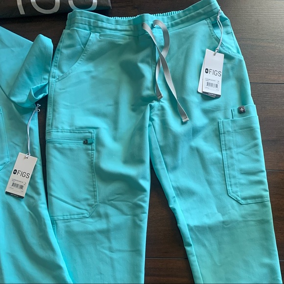 Figs scrub set - Picture 3 of 8